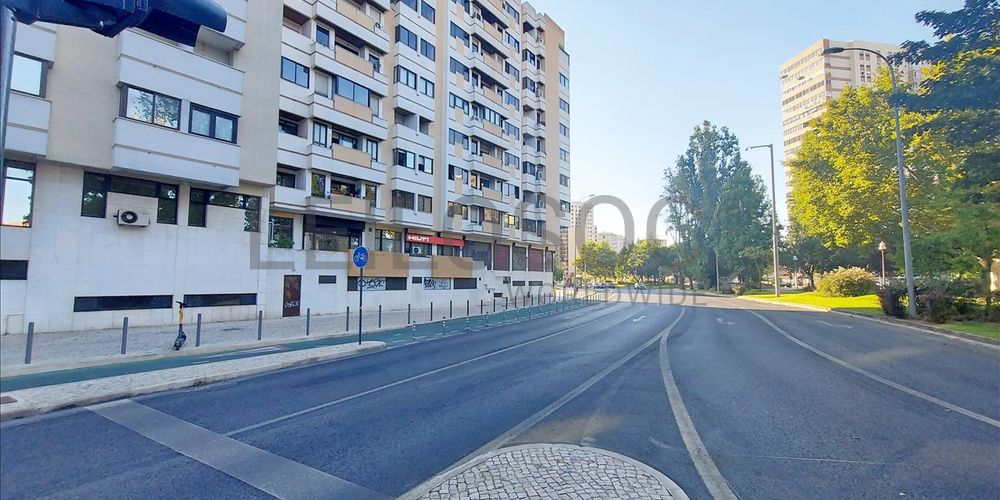 Direito à Raiz de Apartamento T6 · Areeiro, Lisboa 4
