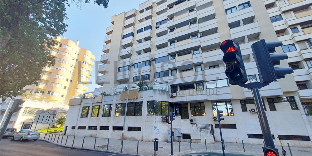 Direito à Raiz de Apartamento T6 · Areeiro, Lisboa 2