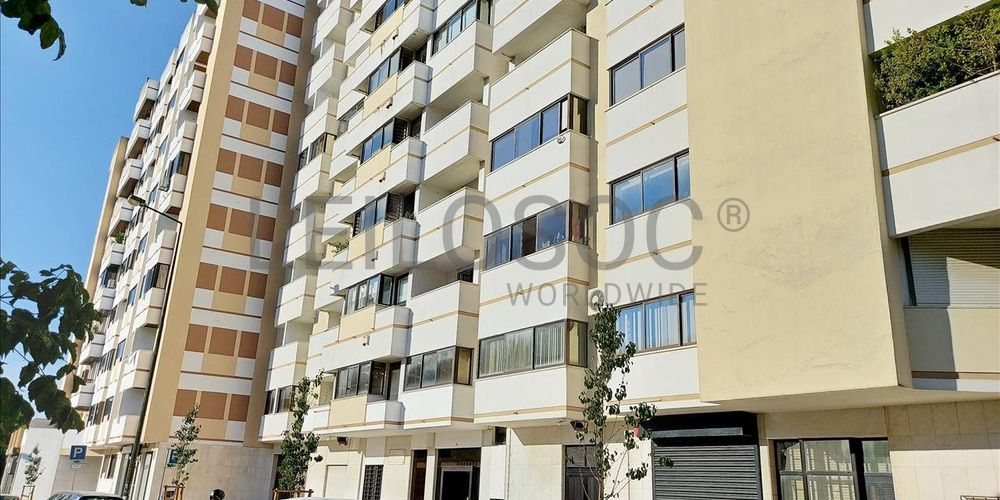 Direito à Raiz de Apartamento T6 · Areeiro, Lisboa