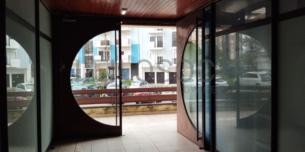 Loja N.º 5 · Urbanização do Loreto, Coimbra