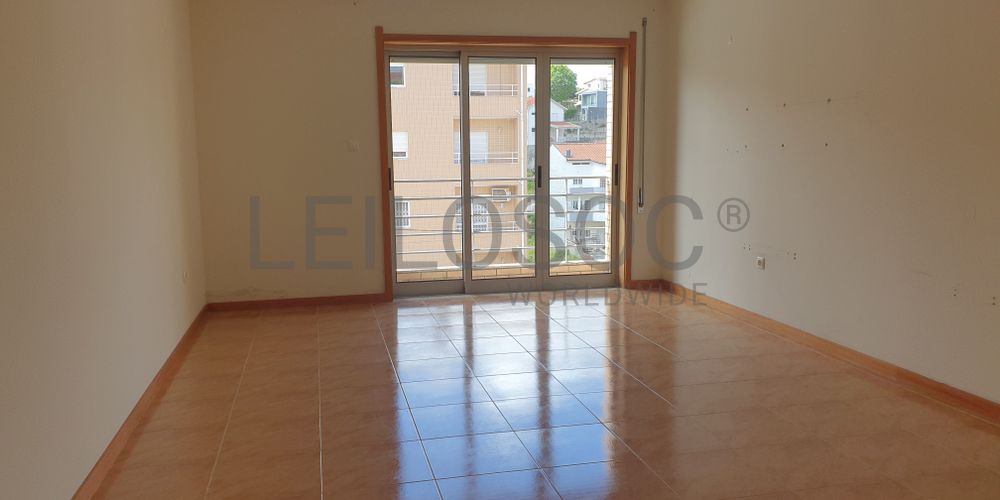 Apartamento T2 · Gondomar, Porto  (4/5)