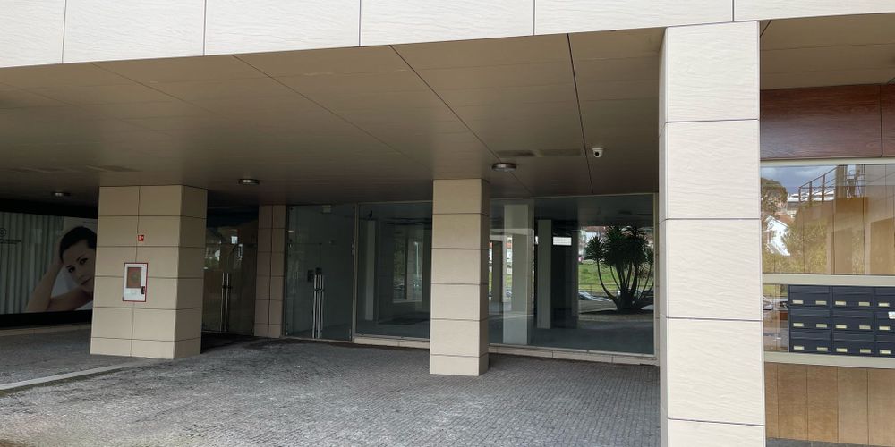 Loja · Edifício Porto Infante · Paços de Ferreira 3